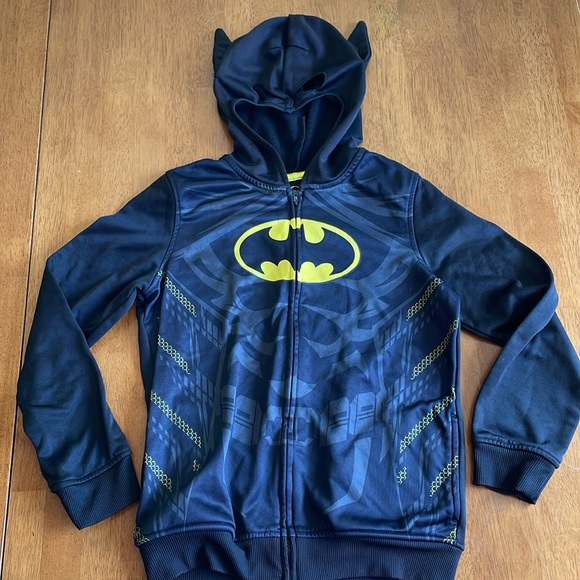 Boy’s 🦇 BATMAN Bundle Size 8; face mask zipper hoodie two pair of pajamas Lego - Picture 2 of 13